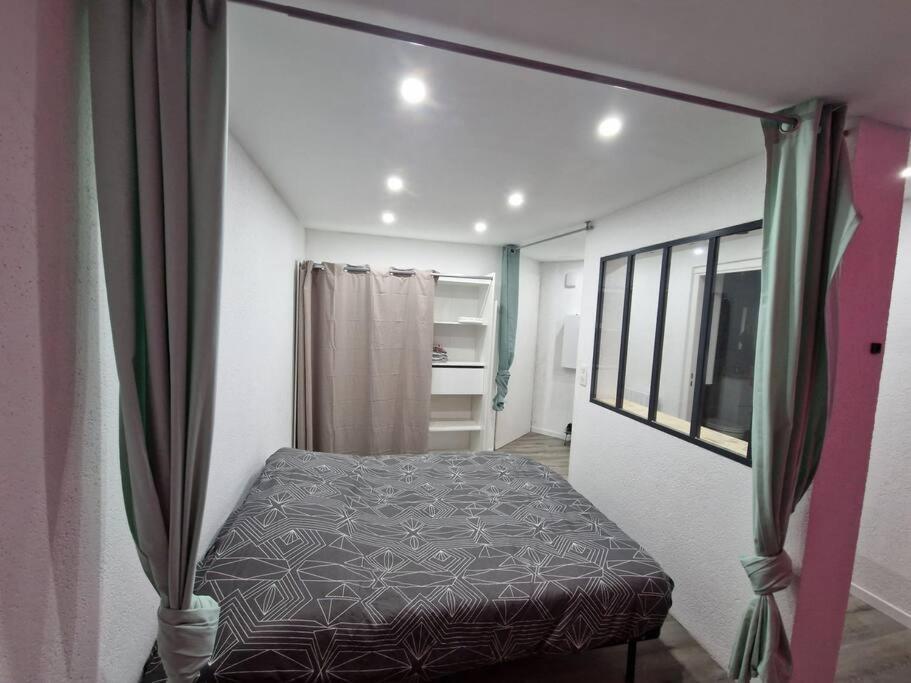 Logement Atypique & Parking Gratuit Gex Esterno foto